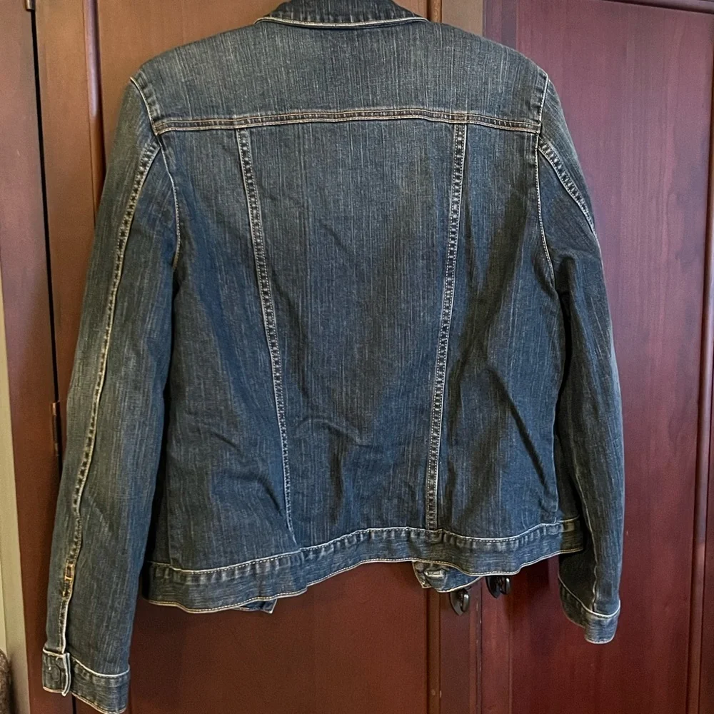 GAP Women's Classic Blue Jean Jacket - Picture 4 of 4